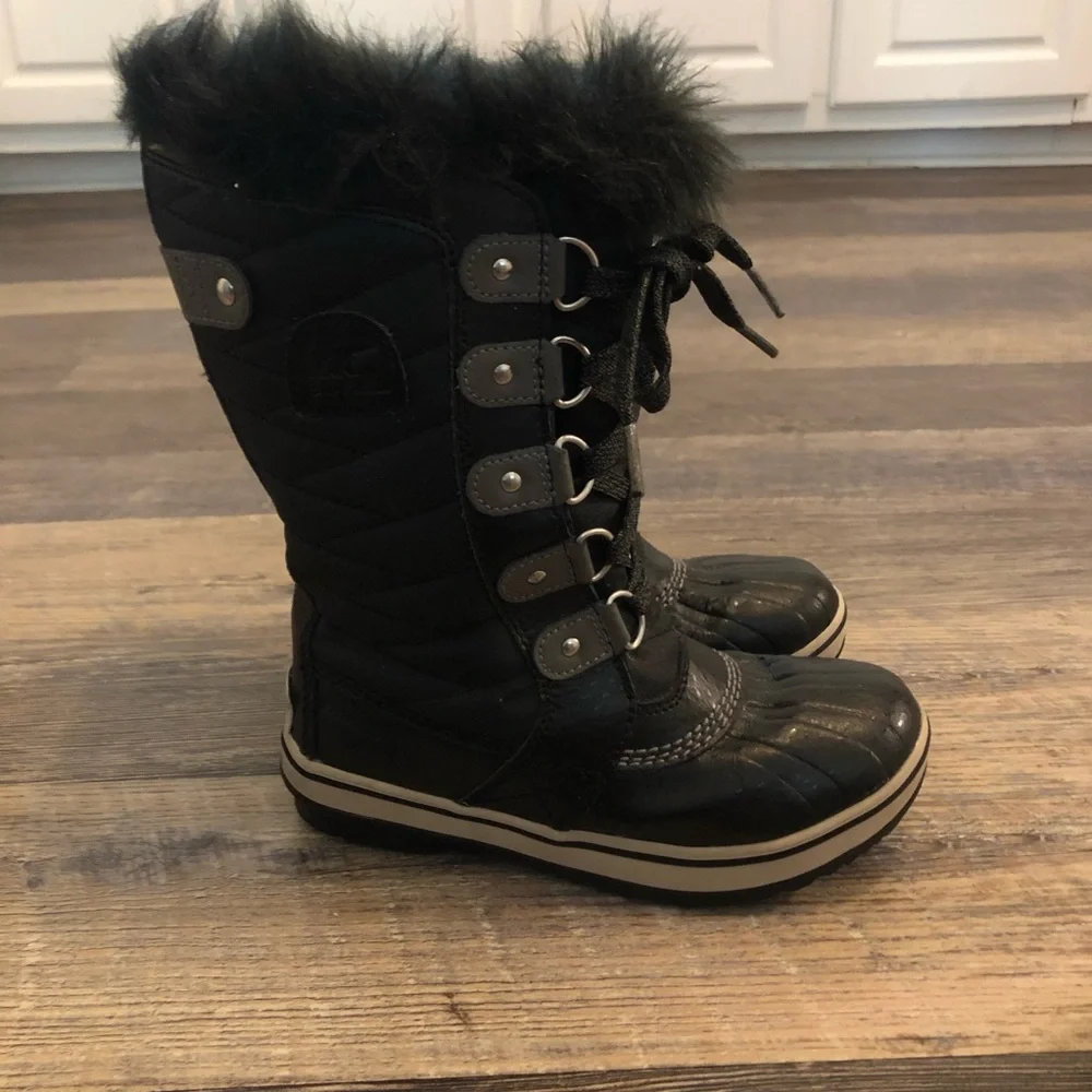 Girls Sorel Tofino II Boots Size 1 EUC worn once